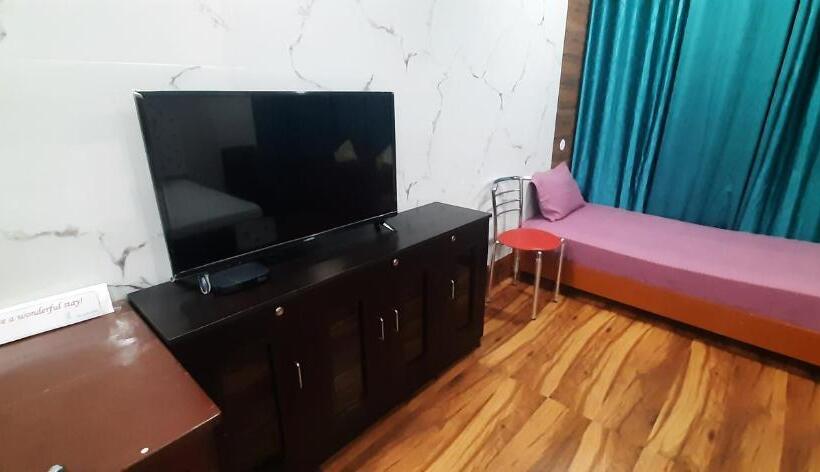 پانسیون The Palm Suites , Incredible North East Tourism , Couples & Family