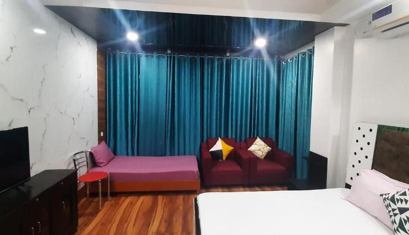 پانسیون The Palm Suites , Incredible North East Tourism , Couples & Family