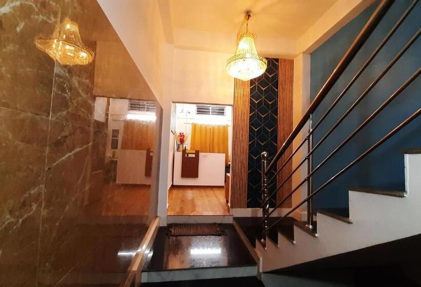 پانسیون The Palm Suites , Incredible North East Tourism , Couples & Family