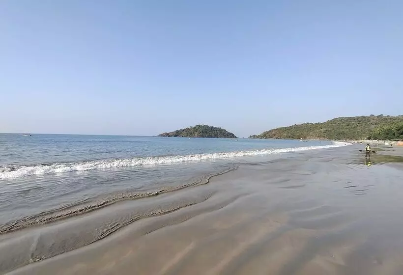 Itsy Hotels Adams Beach Resort, 350 Mtrs From Baga Beach