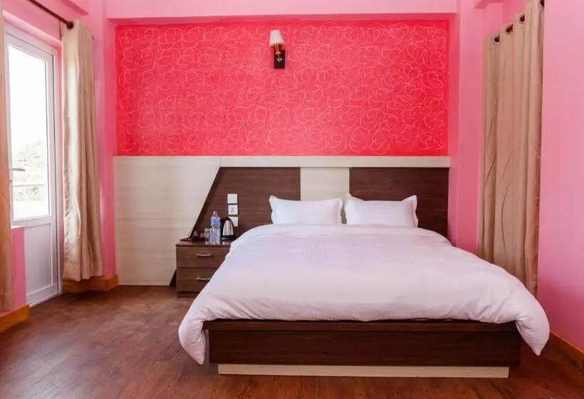 هتل Millennium Blue