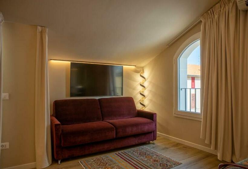 Vespasiani Suites & Apartments