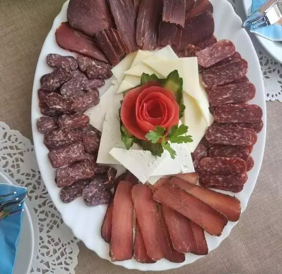 هتل семеен хотел при вергил