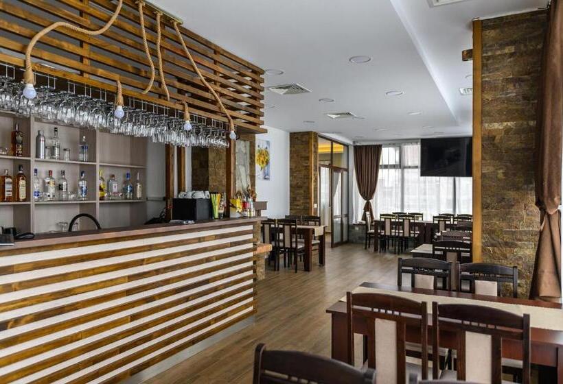 Hotell семеен хотел при вергил