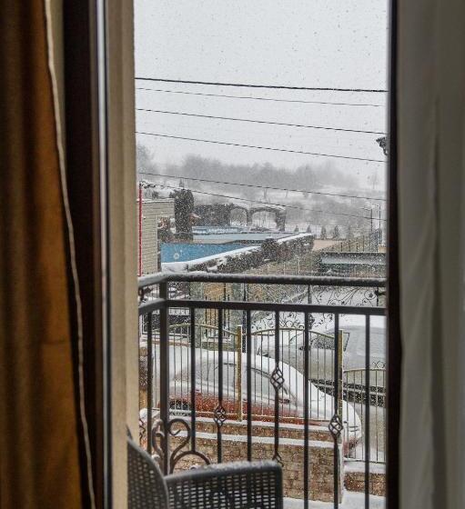 Hotell семеен хотел при вергил