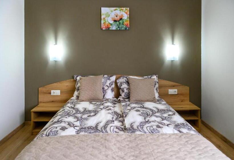 Hotell семеен хотел при вергил