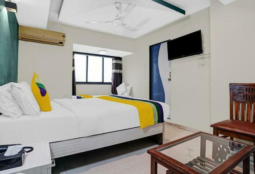 Hotel Amber Corp Inn, Near Nesco Exhibition Center