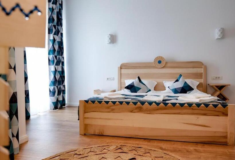 Bed and Breakfast Conacul Olarilor