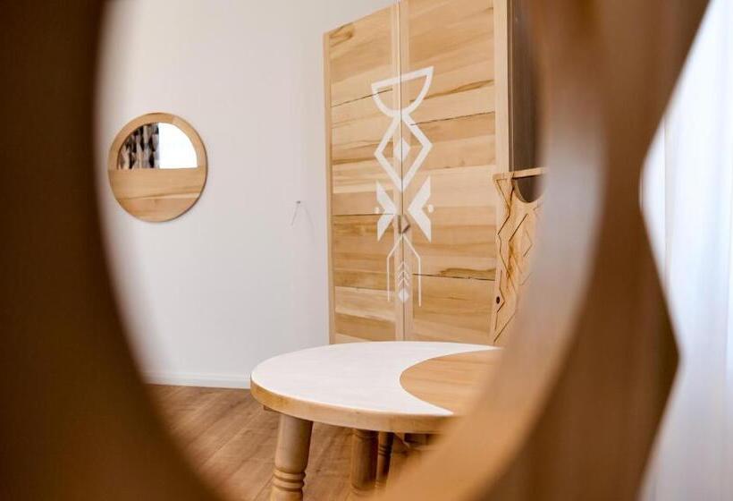 Bed and Breakfast Conacul Olarilor