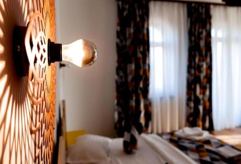 Bed and Breakfast Conacul Olarilor