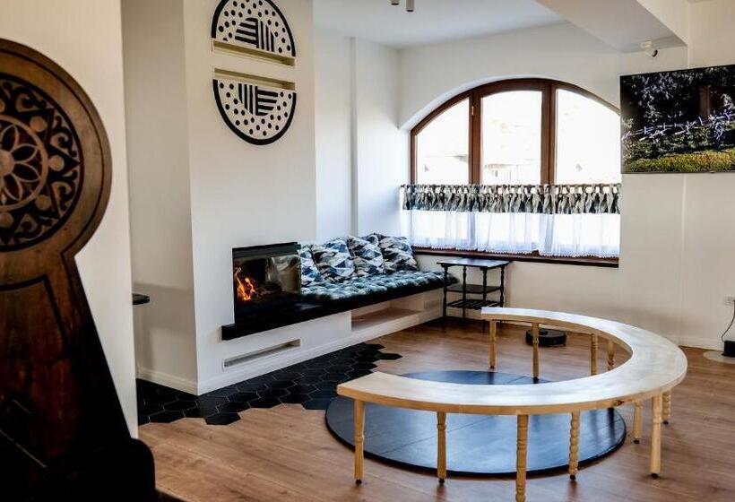 Bed and Breakfast Conacul Olarilor