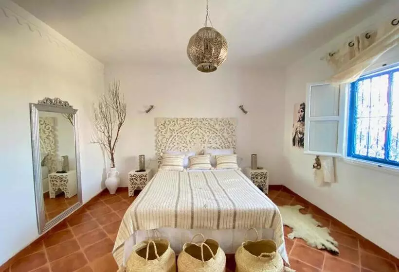 Aamiaismajoitus (B&B) Villa Calma   Vue Mer