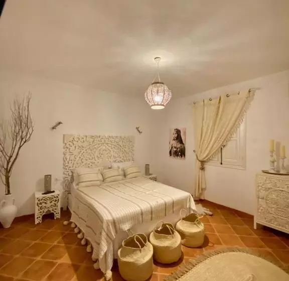 Aamiaismajoitus (B&B) Villa Calma   Vue Mer