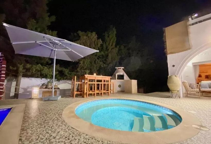 Aamiaismajoitus (B&B) Villa Calma   Vue Mer