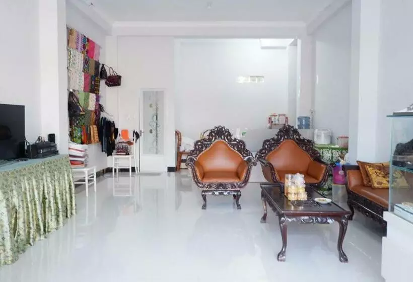 ホテル Reddoorz Syariah Near Tanjung Karang Beach Mataram