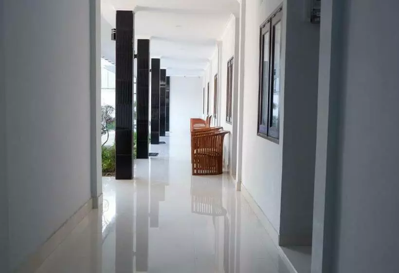 ホテル Reddoorz Syariah Near Tanjung Karang Beach Mataram