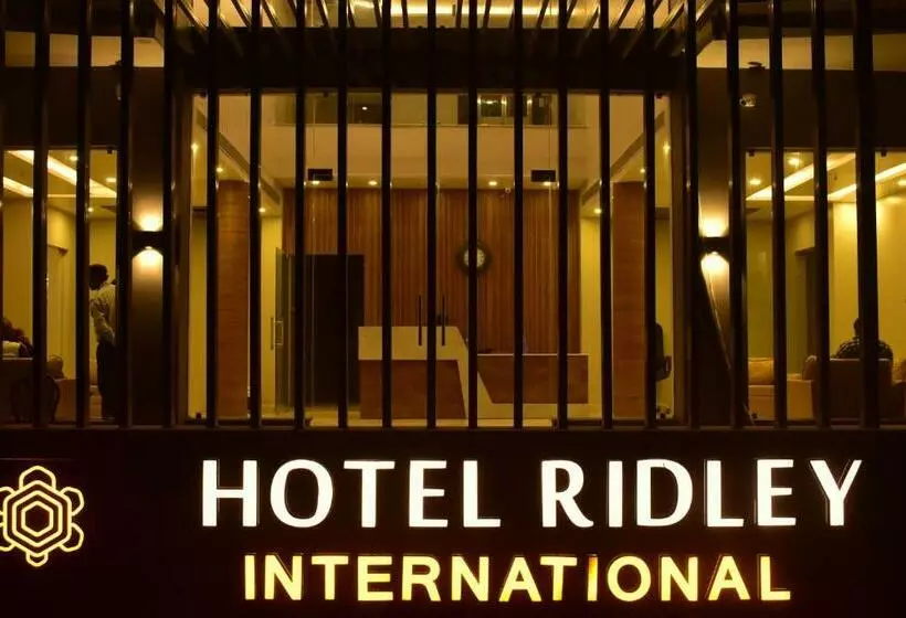 ホテル Ridley International