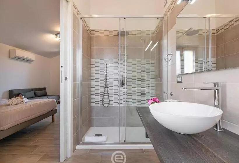 Majatalo Villa Monica   Suites