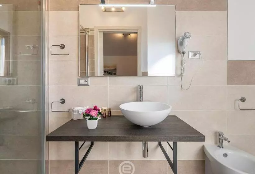 Majatalo Villa Monica   Suites