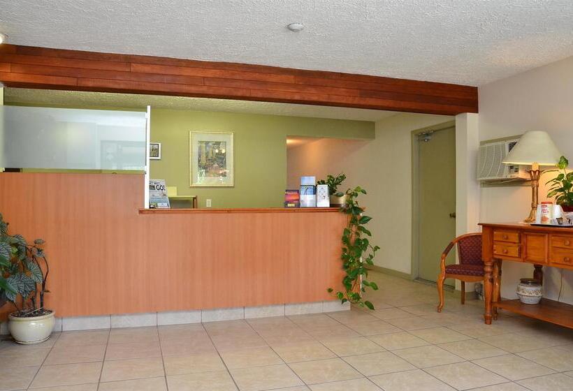 호텔 Canadas Best Value Inn Kelowna
