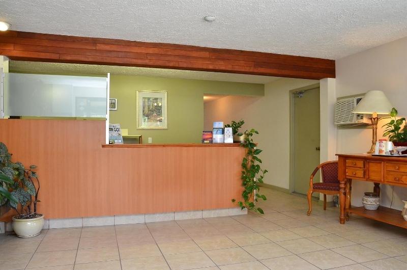 호텔 Canadas Best Value Inn Kelowna