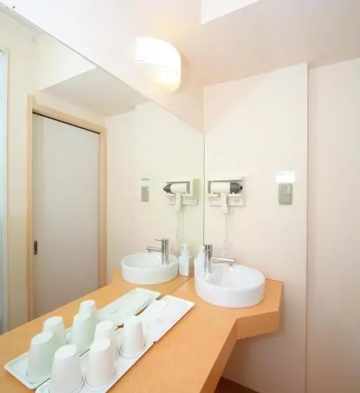 Hotelli Chatelet Inn Kyoto