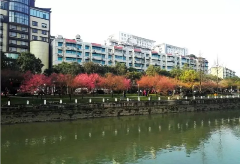 هتل Chengdu Tianfu Pretty