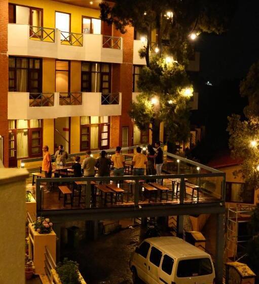 호텔 Green N Breeze Resorts Mussoorie