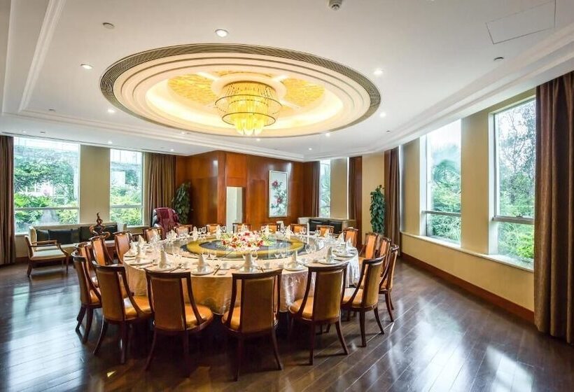 Golden Eagle Summit Hotel Kunming