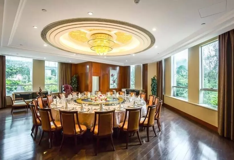 Golden Eagle Summit Hotel Kunming