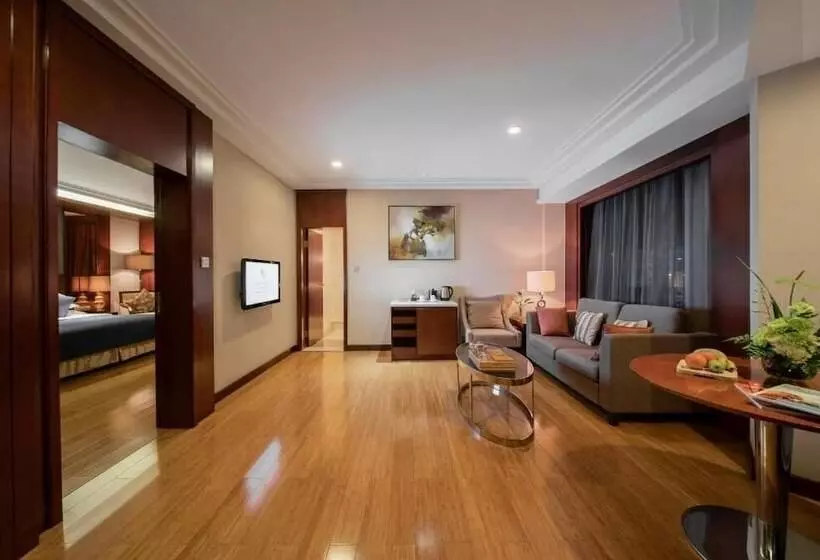 Golden Eagle Summit Hotel Kunming