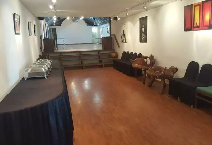 Le Sutra Hotel, Khar, Mumbai