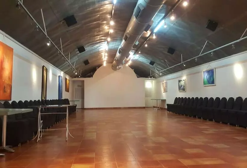 Le Sutra Hotel, Khar, Mumbai