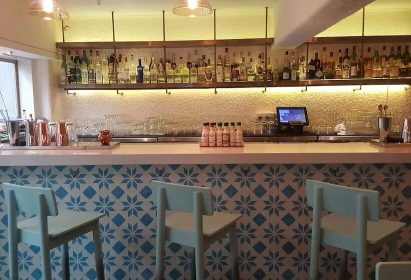 Le Sutra Hotel, Khar, Mumbai