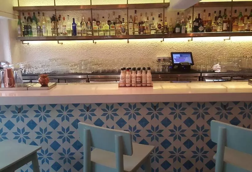 Le Sutra Hotel, Khar, Mumbai