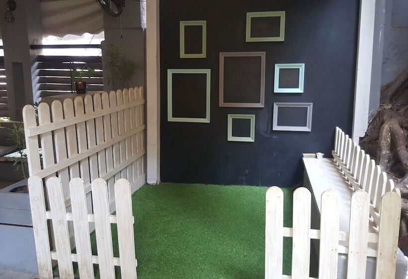 Le Sutra Hotel, Khar, Mumbai