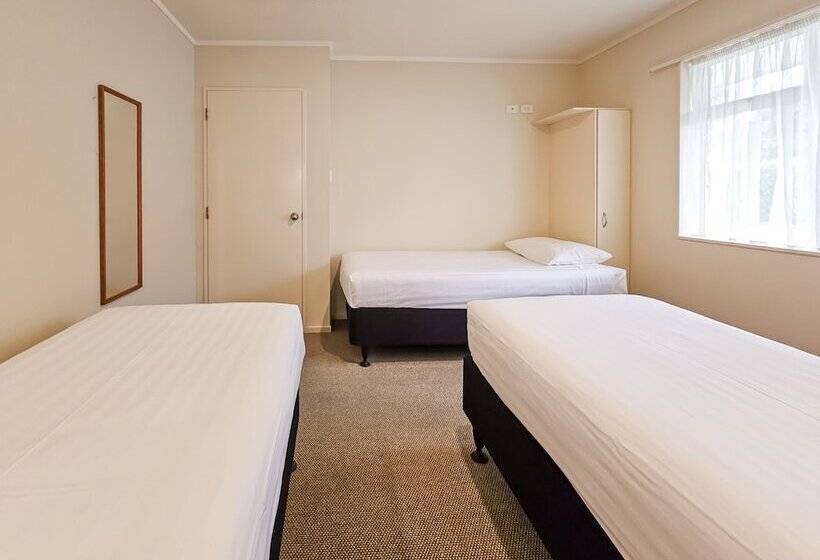 Motel Captain Cook Motor Lodge