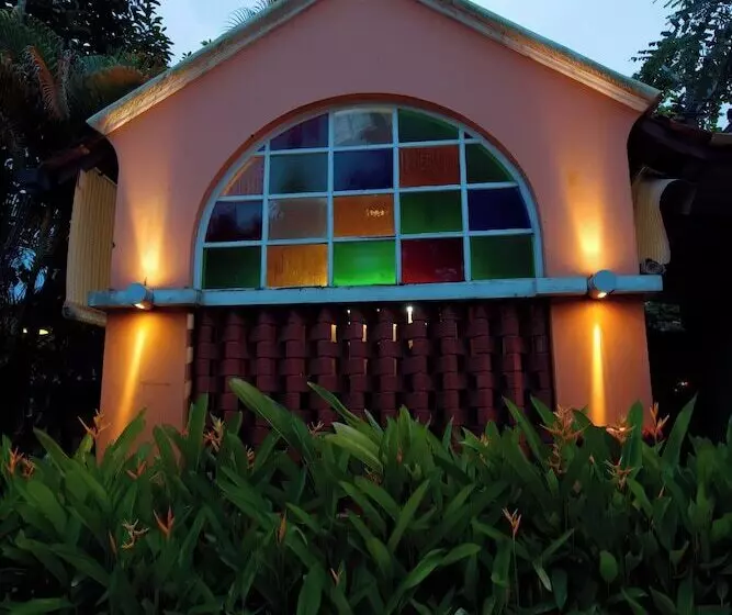 אתר נופש Tea Bungalow