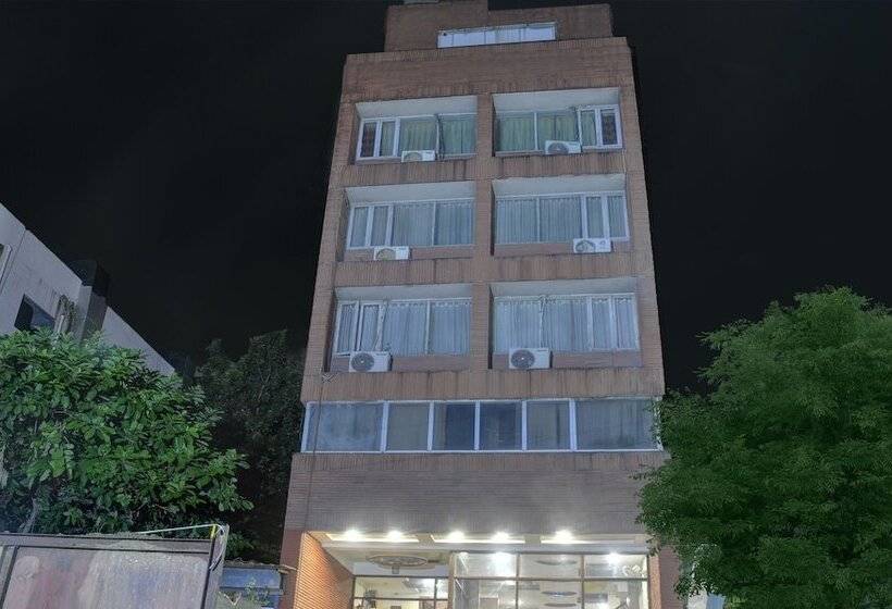 Treebo Trend Hotel Dua Continental