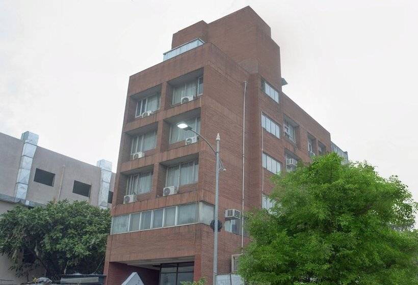 Treebo Trend Hotel Dua Continental