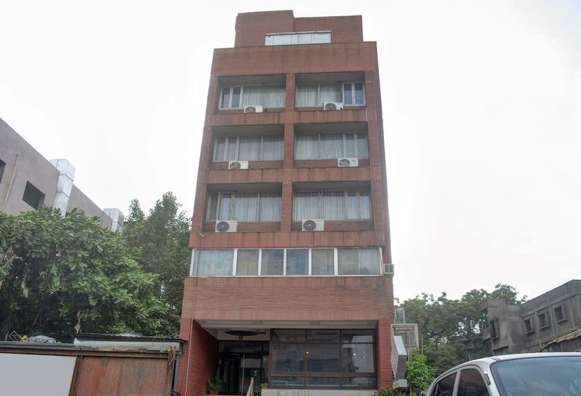 Treebo Trend Hotel Dua Continental