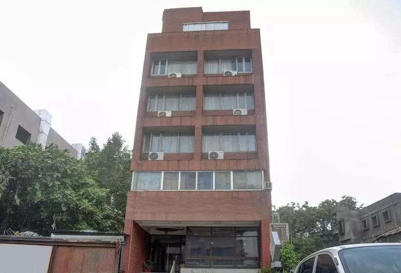 Treebo Trend Hotel Dua Continental