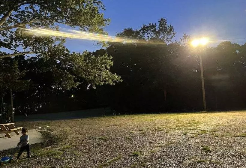 Hotelli Driftwood Inn And Lodge By The Lake