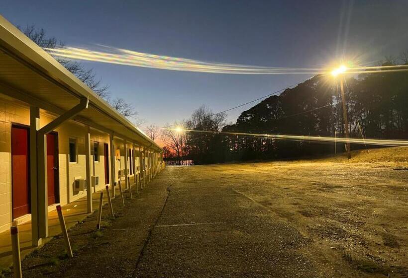 酒店 Driftwood Inn And Lodge By The Lake