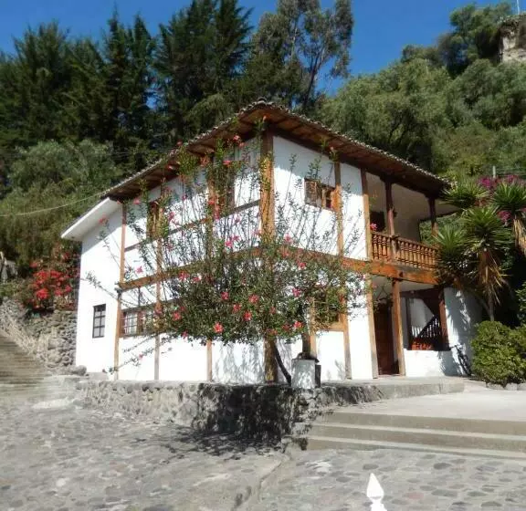 Hotelli Hostería Los Molinos De Yanayacu