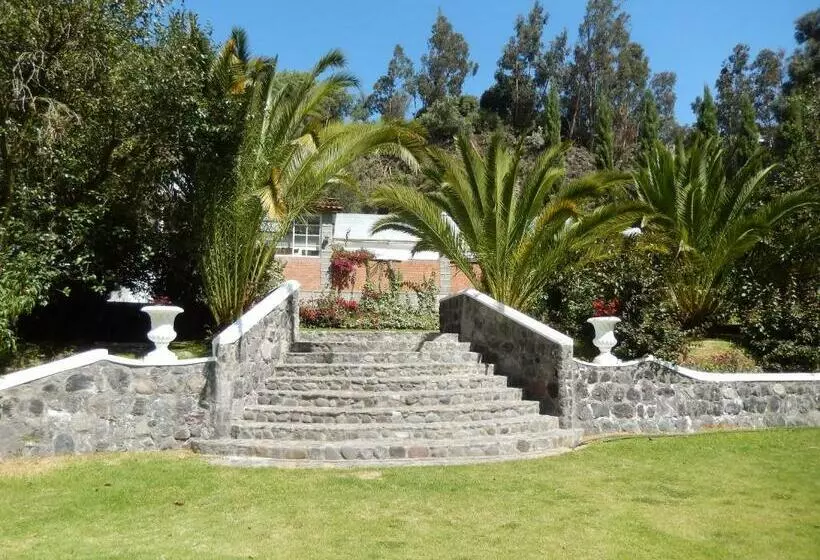 Hotelli Hostería Los Molinos De Yanayacu