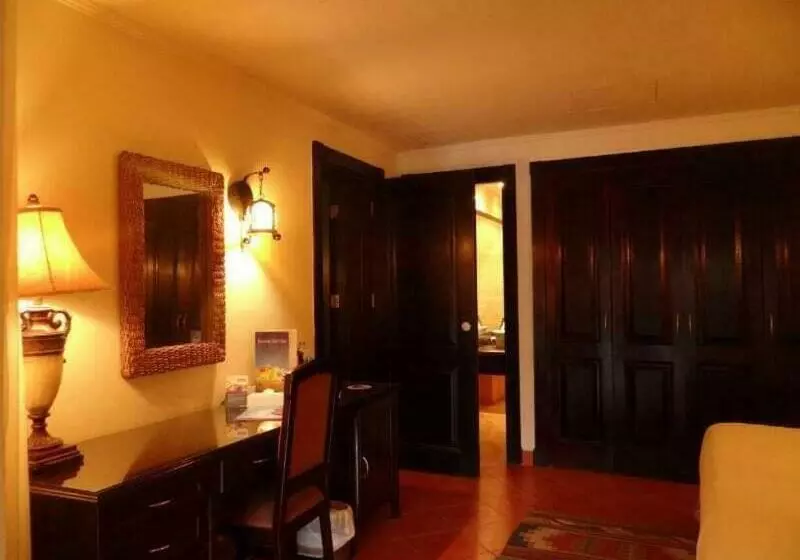 هتل Patio Suit, Porto Marina