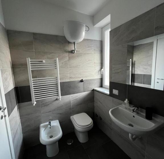 פנסיון Habitat Luxury Suites