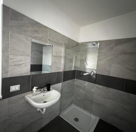 פנסיון Habitat Luxury Suites