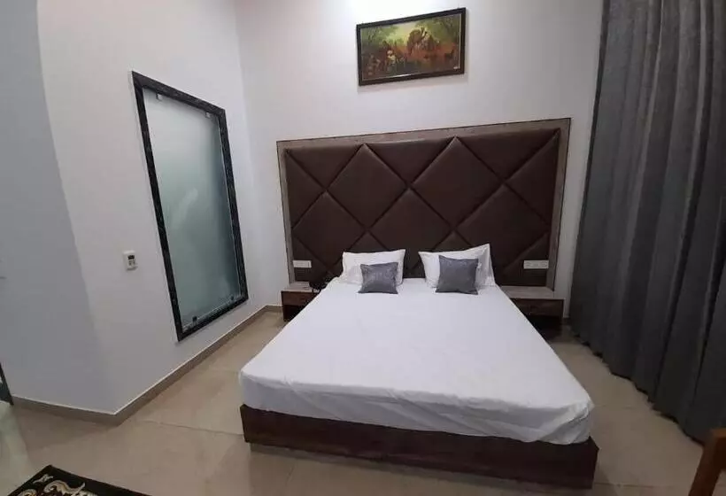 Hotelli Jeet Desert Resort